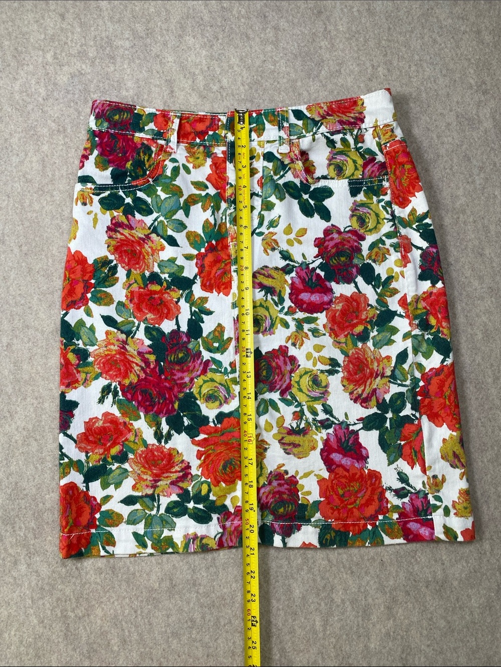 Maeve Anthropologie Floral Denim Pencil Skirt Size 6 Rose Button Fly - Picture 5 of 7